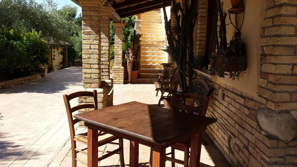Agriturismo Col Morino Bed and Breakfast Pineto Εξωτερικό φωτογραφία